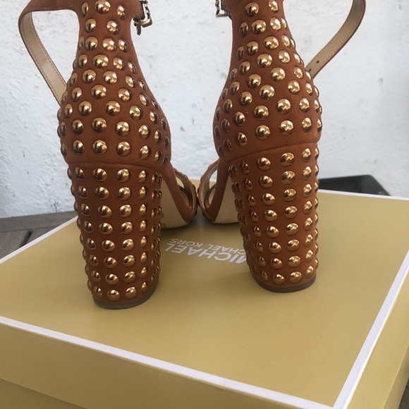 COPY - Suede studded block sandals - Picture 2 of 3